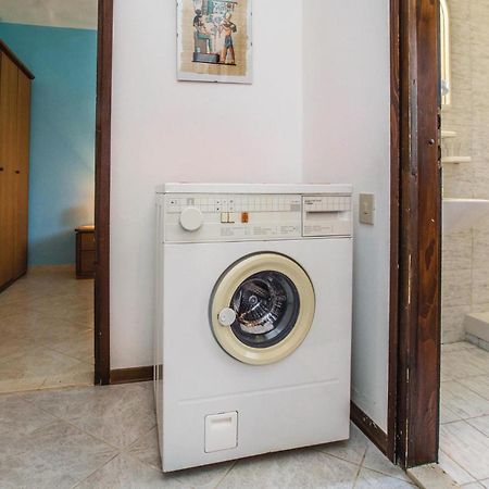 2 Bedroom Beautiful Apartment In 萨武德里亚 外观 照片