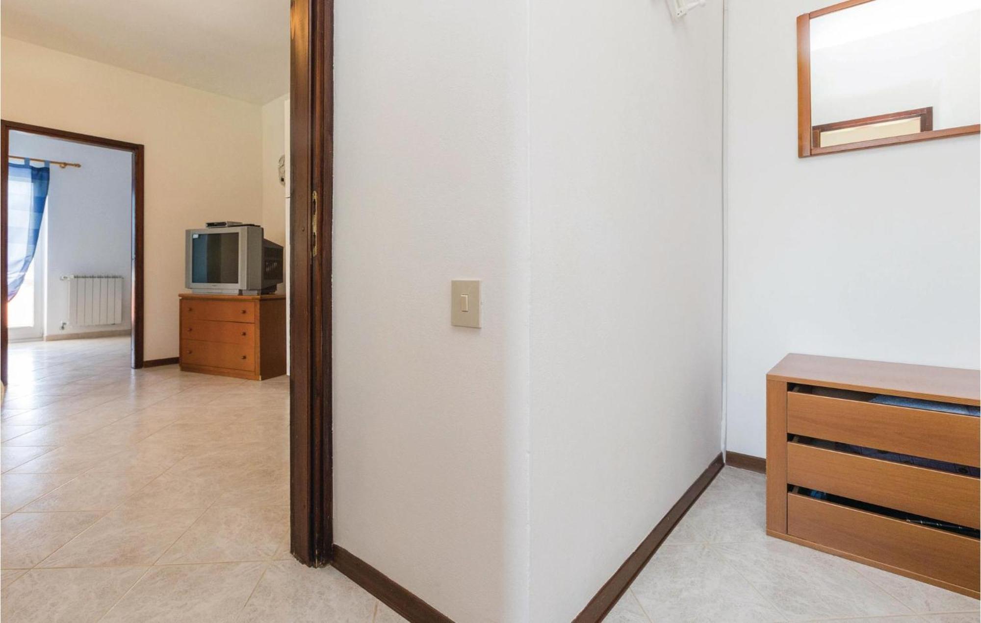 2 Bedroom Beautiful Apartment In 萨武德里亚 外观 照片