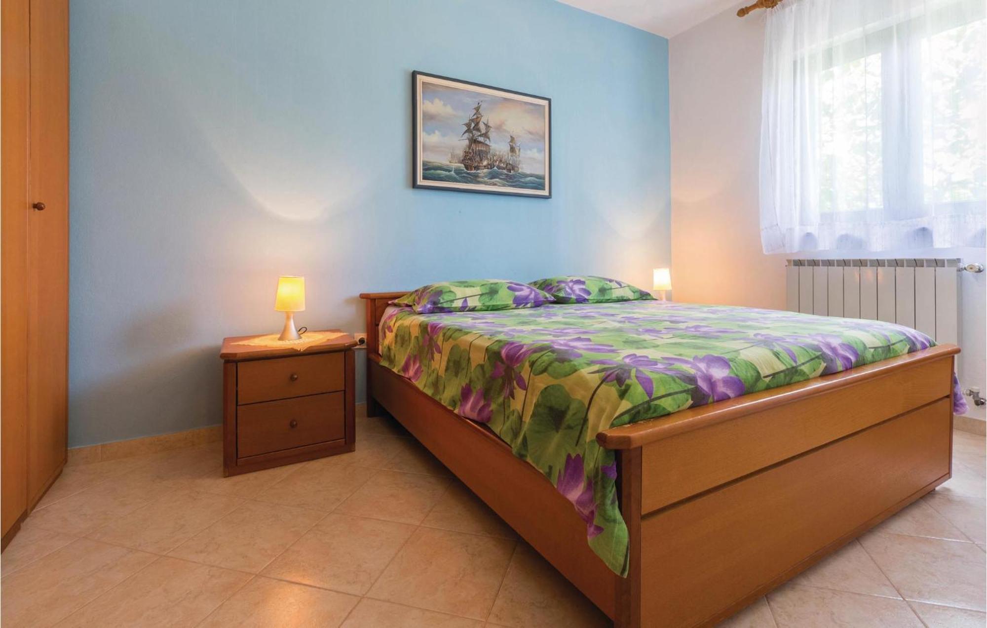 2 Bedroom Beautiful Apartment In 萨武德里亚 外观 照片